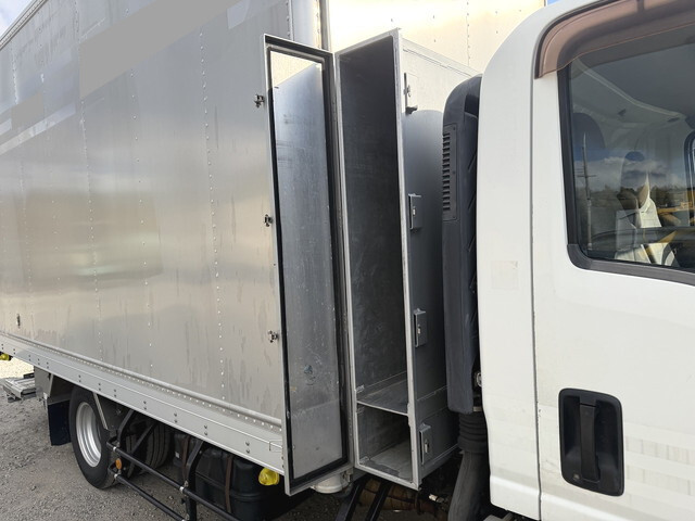 いすゞエルフアルミバン小型（2t・3t）[写真30]