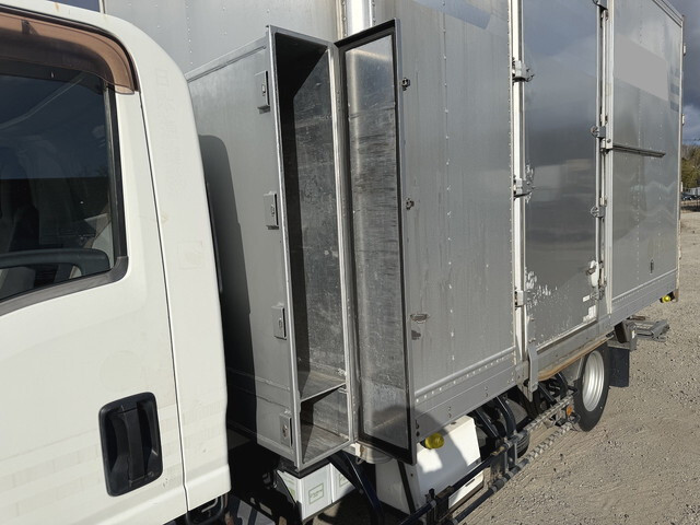 いすゞエルフアルミバン小型（2t・3t）[写真31]