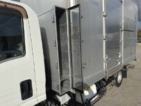 いすゞエルフアルミバン小型（2t・3t）[写真32]