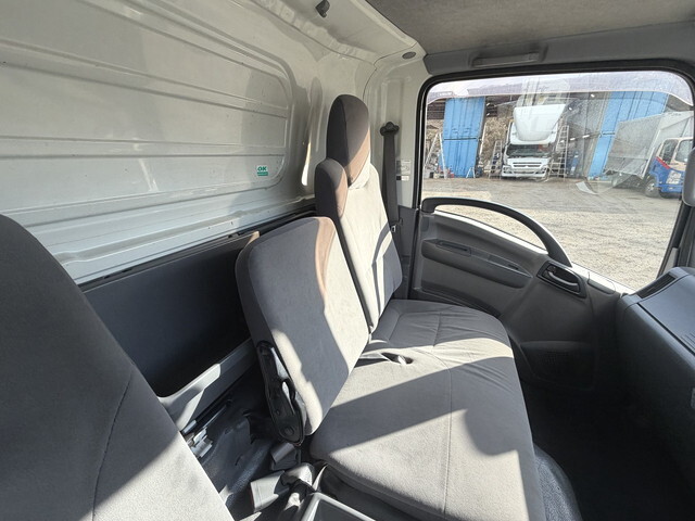 いすゞエルフアルミバン小型（2t・3t）[写真40]