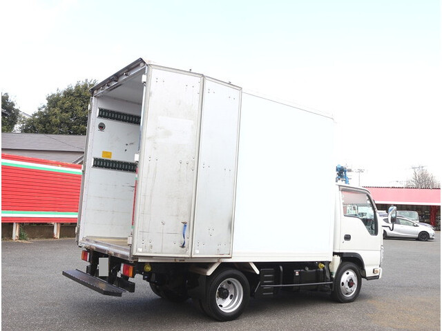 いすゞエルフパネルバン小型（2t・3t）[写真11]