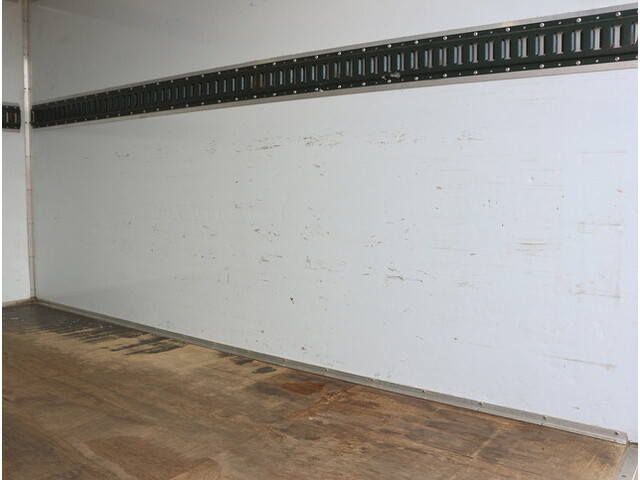 いすゞエルフパネルバン小型（2t・3t）[写真23]