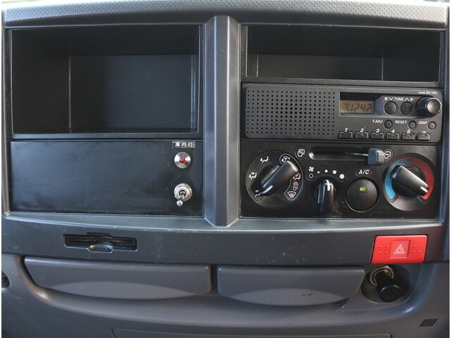 いすゞエルフパネルバン小型（2t・3t）[写真34]