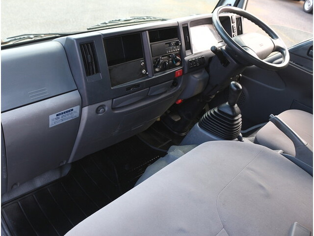 いすゞエルフパネルバン小型（2t・3t）[写真35]