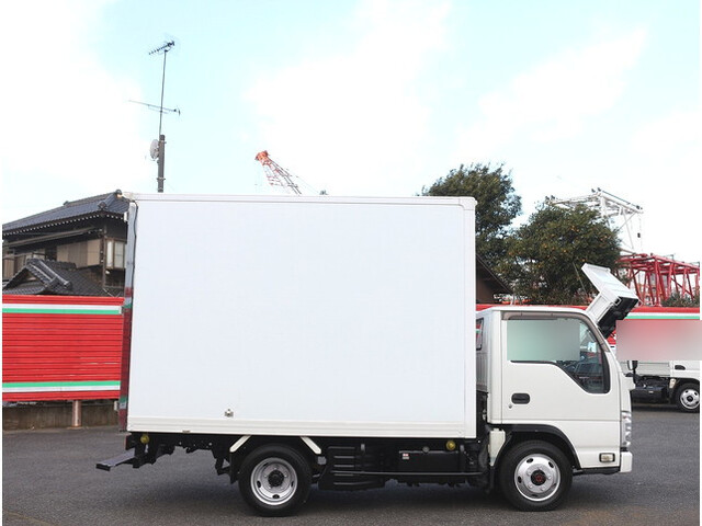 いすゞエルフパネルバン小型（2t・3t）[写真04]