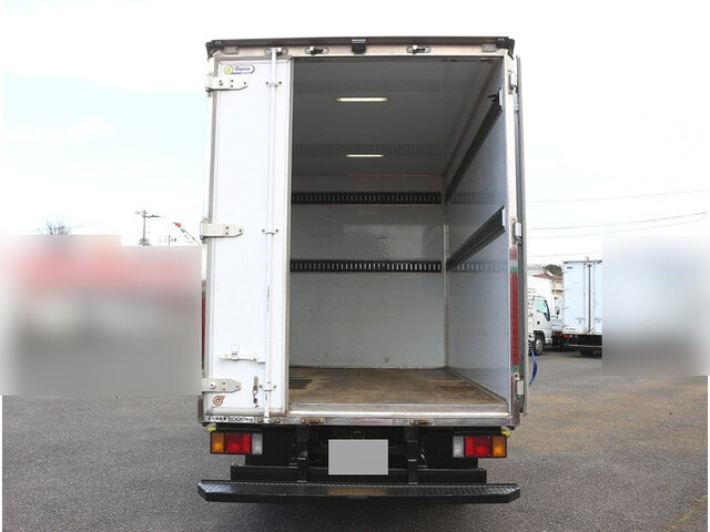 いすゞエルフパネルバン小型（2t・3t）[写真08]