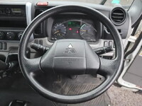 三菱ふそうキャンター平ボディ小型（2t・3t）[写真05]