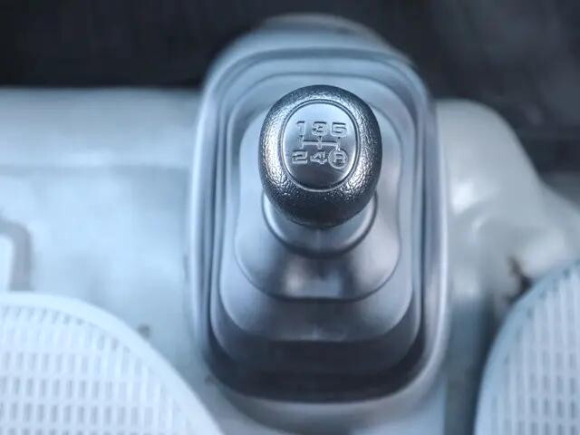 トヨタトヨエース平ボディ小型（2t・3t）[写真31]