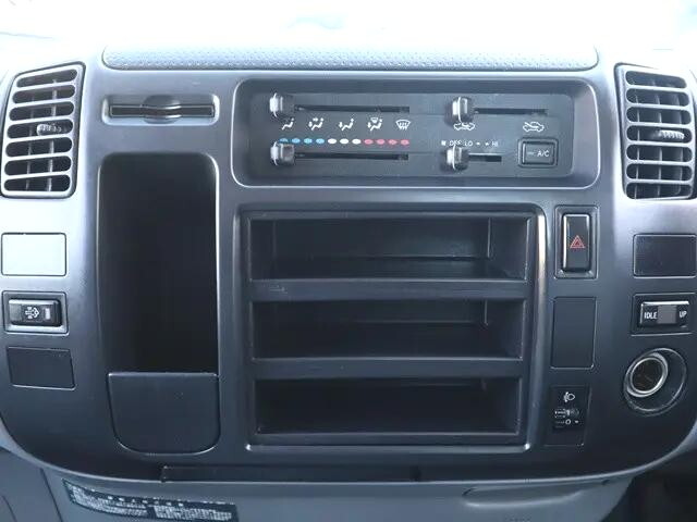 トヨタトヨエース平ボディ小型（2t・3t）[写真32]