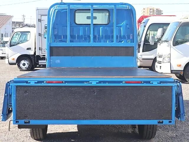 トヨタトヨエース平ボディ小型（2t・3t）[写真09]