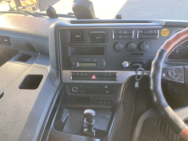 三菱ふそうスーパーグレートアルミブロック大型（10t）[写真36]