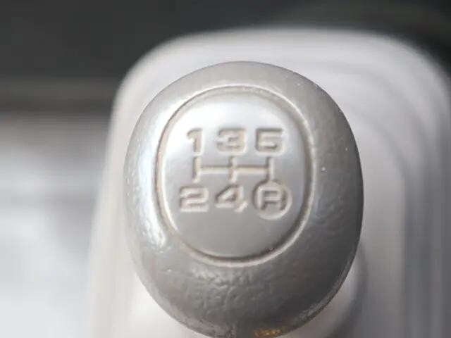 トヨタトヨエース平ボディ小型（2t・3t）[写真29]