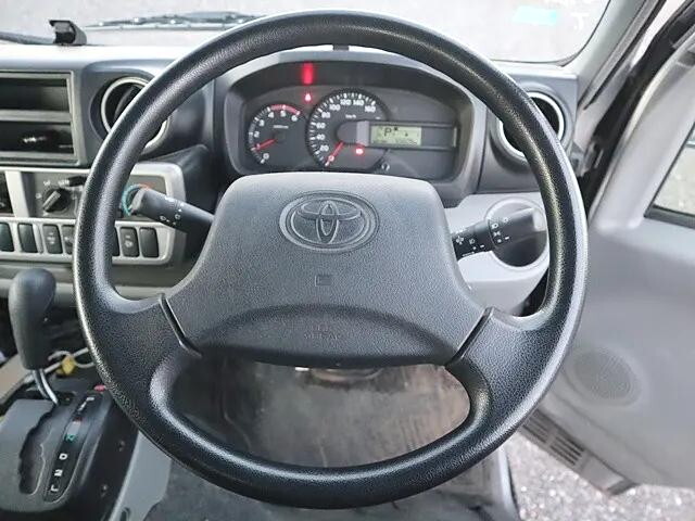 トヨタトヨエース平ボディ小型（2t・3t）[写真04]
