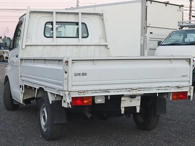 トヨタライトエース平ボディ小型（2t・3t）[写真03]