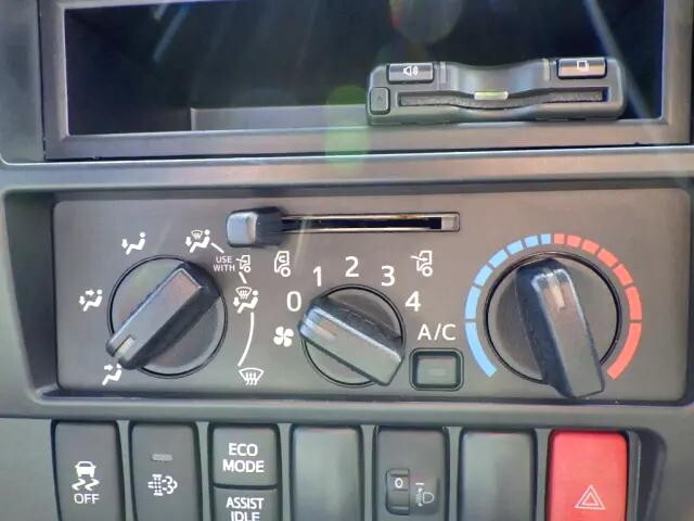 日野デュトロ平ボディ小型（2t・3t）[写真13]