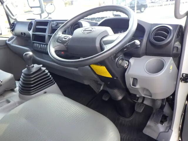 日野デュトロ平ボディ小型（2t・3t）[写真14]