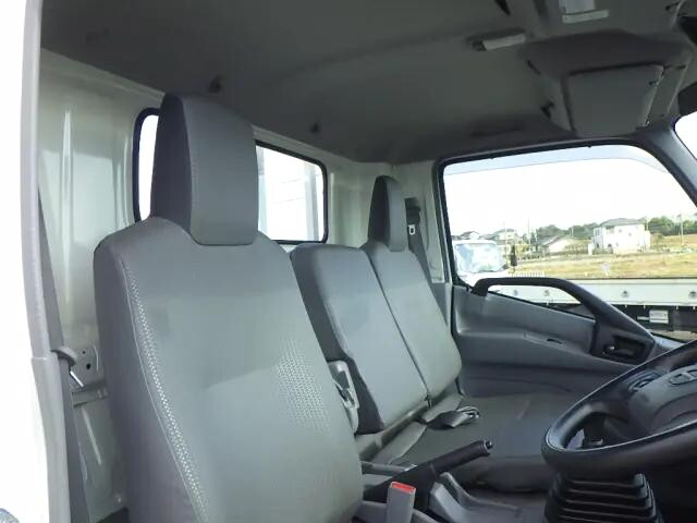 日野デュトロ平ボディ小型（2t・3t）[写真16]