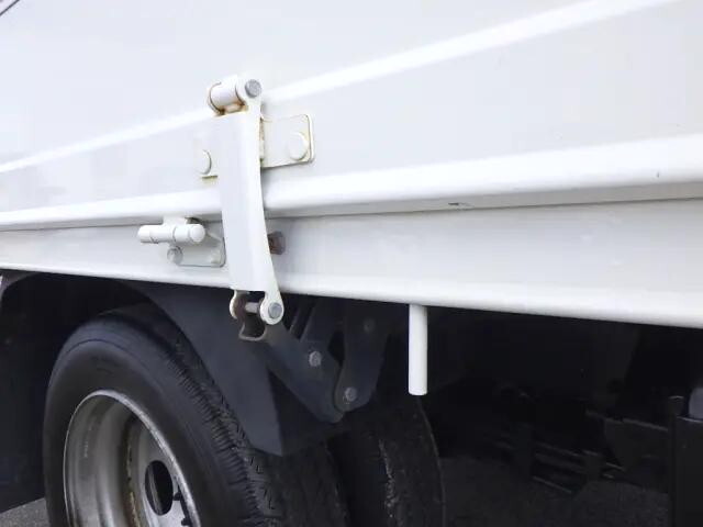 日野デュトロ平ボディ小型（2t・3t）[写真34]