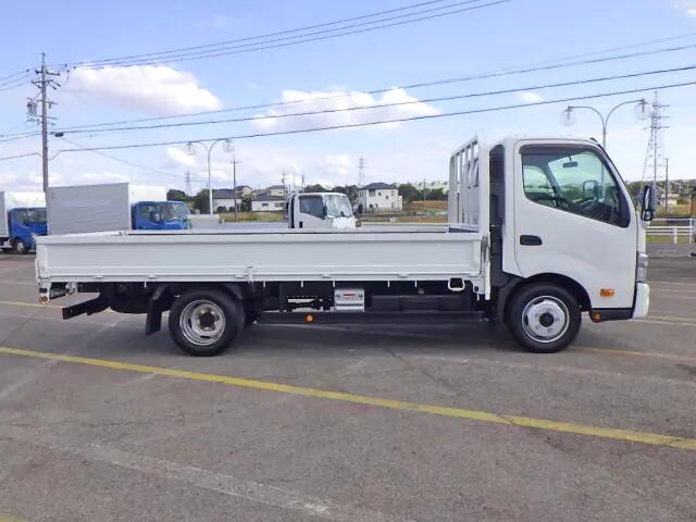 日野デュトロ平ボディ小型（2t・3t）[写真05]