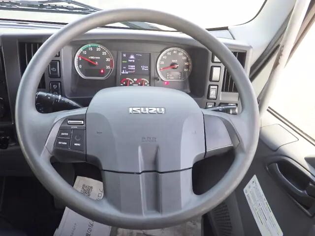 いすゞフォワード冷凍車（冷蔵車）中型（4t）[写真11]
