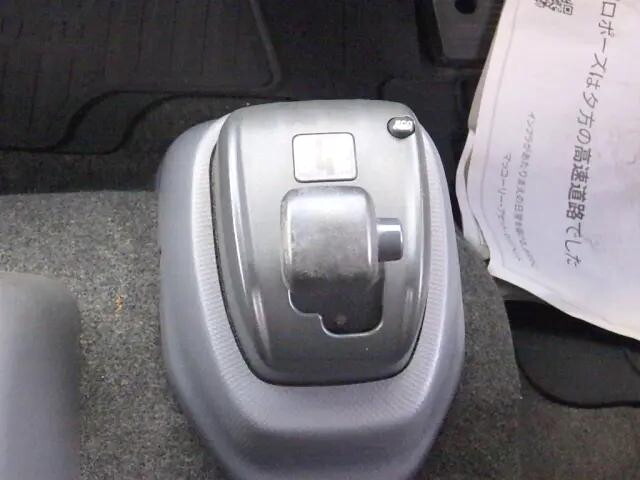 いすゞフォワード冷凍車（冷蔵車）中型（4t）[写真12]