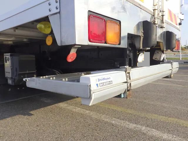 いすゞフォワード冷凍車（冷蔵車）中型（4t）[写真19]