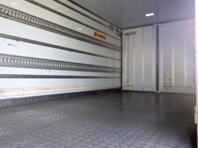 いすゞフォワード冷凍車（冷蔵車）中型（4t）[写真29]