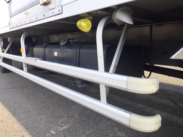 いすゞフォワード冷凍車（冷蔵車）中型（4t）[写真39]