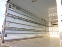 いすゞフォワード冷凍車（冷蔵車）中型（4t）[写真07]