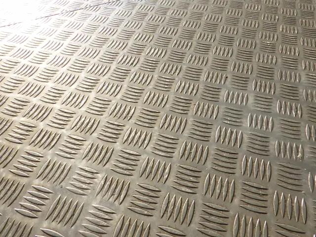 いすゞフォワード冷凍車（冷蔵車）中型（4t）[写真08]