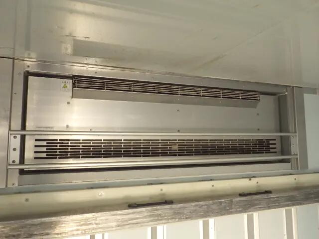 いすゞフォワード冷凍車（冷蔵車）中型（4t）[写真09]