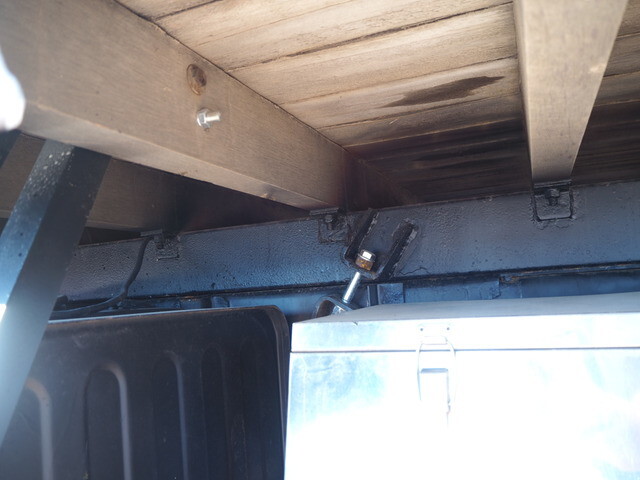 いすゞフォワードセルフクレーン4段増トン（6t・8t）[写真28]