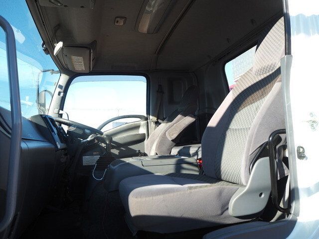 いすゞフォワードセルフクレーン4段増トン（6t・8t）[写真33]