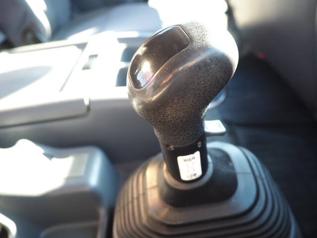 いすゞフォワードセルフクレーン4段増トン（6t・8t）[写真36]