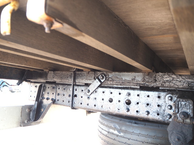 三菱ふそうキャンタークレーン5段小型（2t・3t）[写真26]