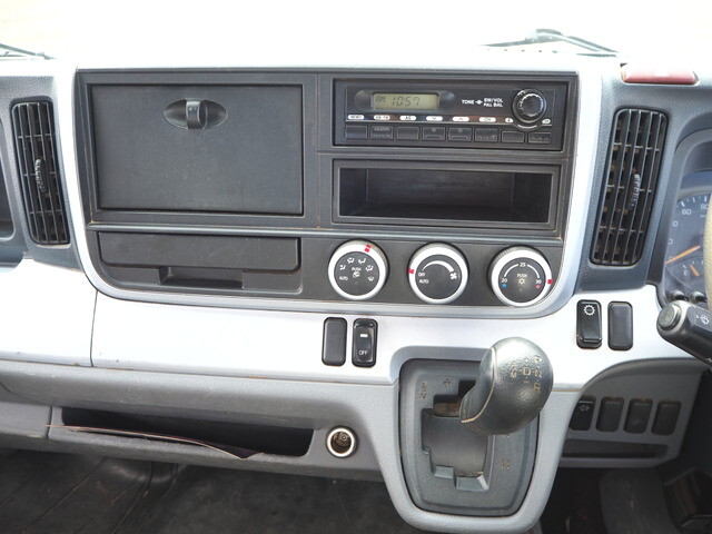 三菱ふそうキャンタークレーン5段小型（2t・3t）[写真38]