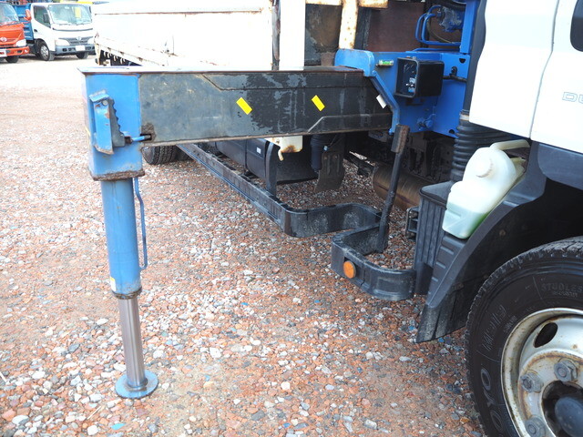 三菱ふそうキャンタークレーン5段小型（2t・3t）[写真08]