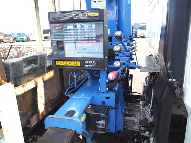 三菱ふそうキャンタークレーン5段小型（2t・3t）[写真09]