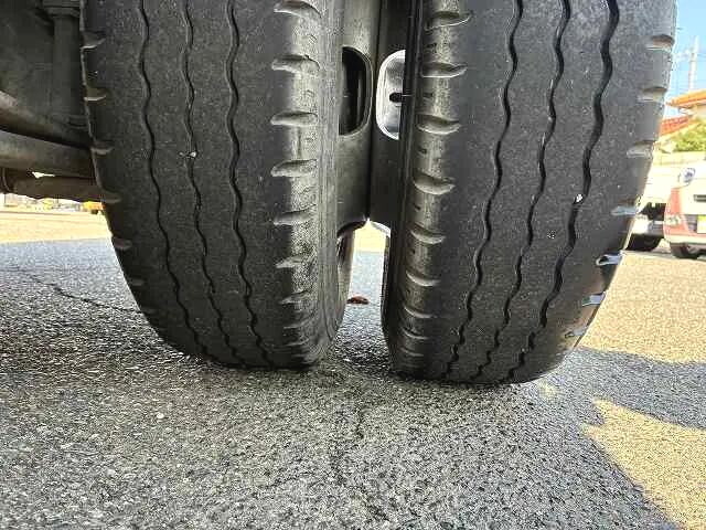 いすゞエルフ平ボディ小型（2t・3t）[写真22]