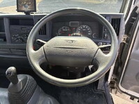 いすゞエルフ平ボディ小型（2t・3t）[写真27]