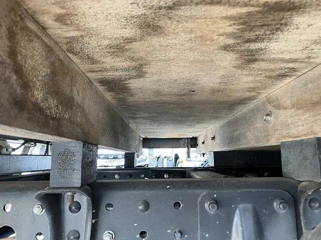 三菱ふそうキャンターダブルキャブ（Wキャブ）小型（2t・3t）[写真18]