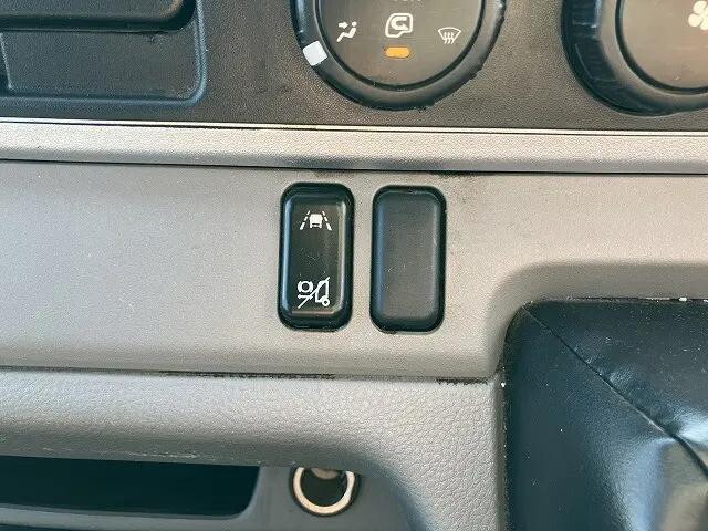 三菱ふそうキャンターダブルキャブ（Wキャブ）小型（2t・3t）[写真25]