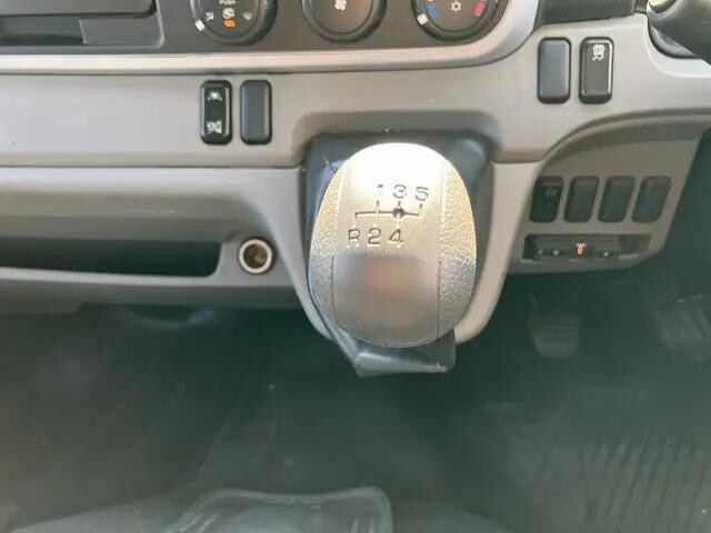 三菱ふそうキャンターダブルキャブ（Wキャブ）小型（2t・3t）[写真26]