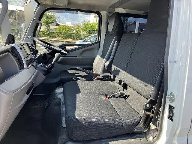 三菱ふそうキャンターダブルキャブ（Wキャブ）小型（2t・3t）[写真31]