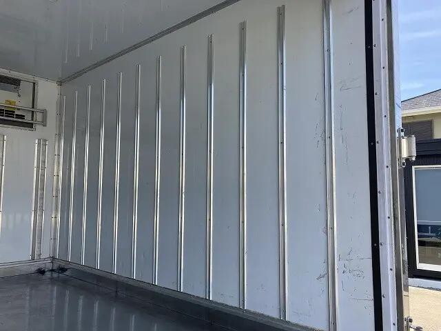 三菱ふそうキャンター冷凍車（冷蔵車）小型（2t・3t）[写真12]