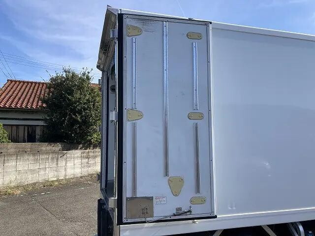 三菱ふそうキャンター冷凍車（冷蔵車）小型（2t・3t）[写真15]