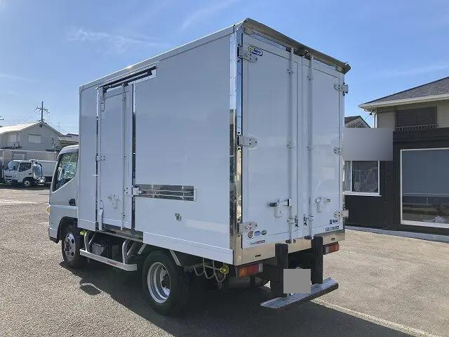 三菱ふそうキャンター冷凍車（冷蔵車）小型（2t・3t）[写真02]