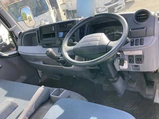 三菱ふそうキャンター冷凍車（冷蔵車）小型（2t・3t）[写真28]