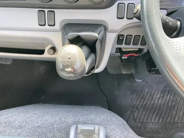 三菱ふそうキャンター冷凍車（冷蔵車）小型（2t・3t）[写真34]