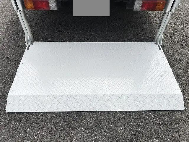 日野デュトロ平ボディ小型（2t・3t）[写真13]